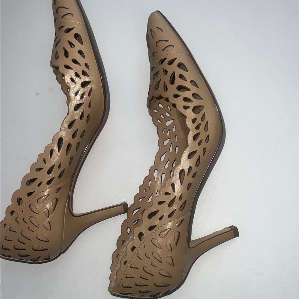 Women's Charles By Charles David Tan Cutout Heels 6.5 - Picture 6 of 9